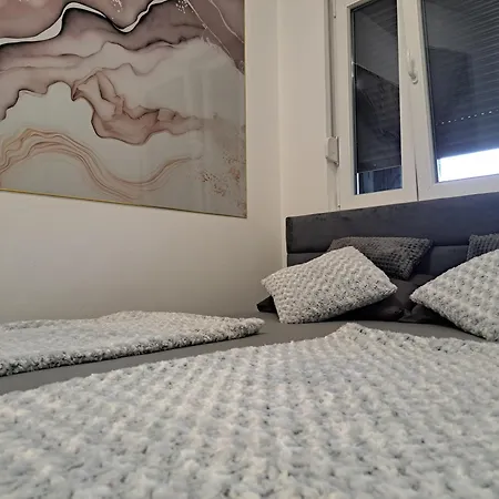 So Chic Kod Kastela * 바냐루카